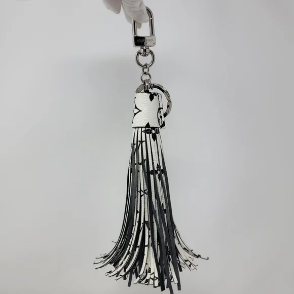 LOUIS VUITTON Monogram Tassel Bag Charm - Picture 2 of 9